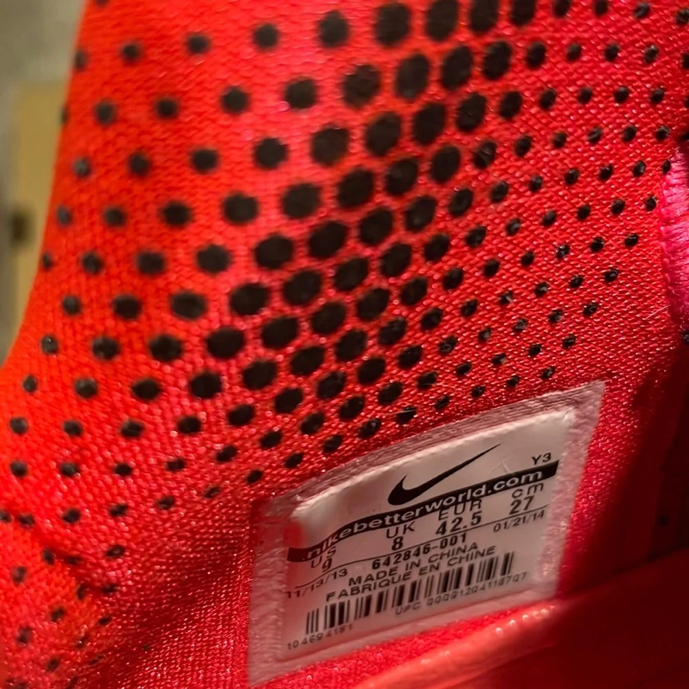 Lebron Sneakers - Picture 5 of 5